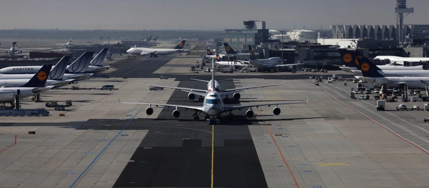 Ο κορωνοϊός «διαλύει» τις αεροπορικές εταιρείες - Ξεκινάνε απολύσεις εργαζομένων